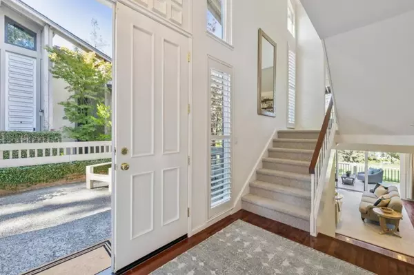 Menlo Park, CA 94025,402 Sand Hill CIR