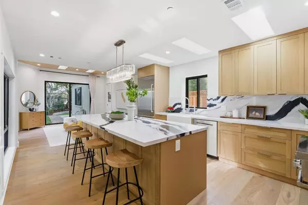 Menlo Park, CA 94025,194 Oak CT