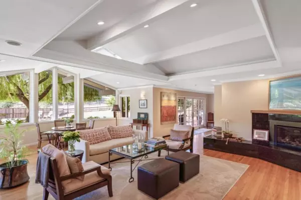 Portola Valley, CA 94028,135 Meadowood DR