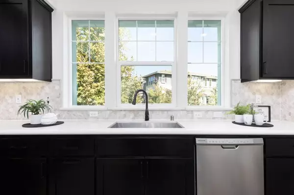 Sunnyvale, CA 94086,733 E Evelyn AVE