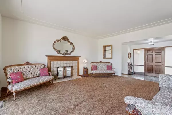 Hollister, CA 95023,35 Rays CIR