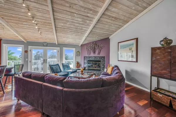 Aptos, CA 95003,445 Monterey DR