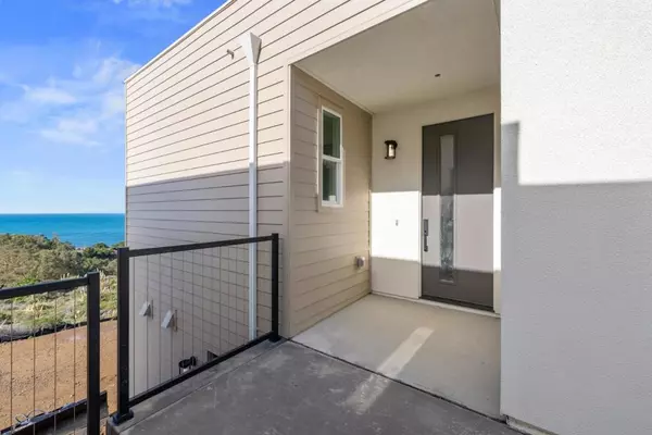 Pacifica, CA 94044,813 Fassler AVE