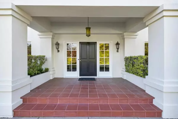 Hillsborough, CA 94010,715 Brewer DR