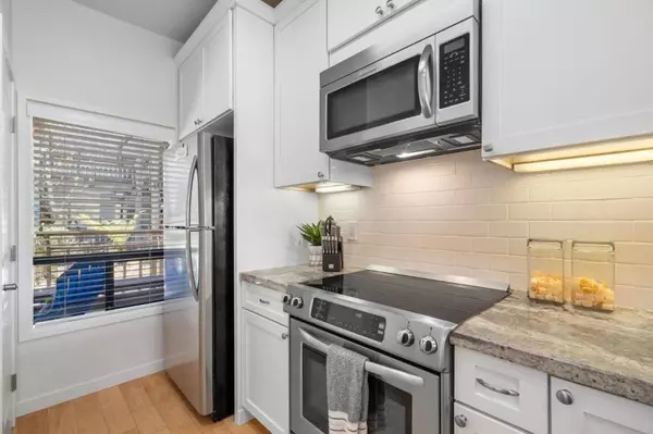 Watsonville, CA 95076,3 Pelican