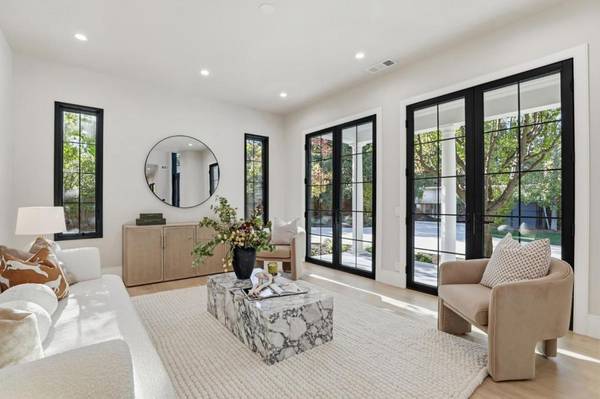 Atherton, CA 94027,261 Camino Al Lago