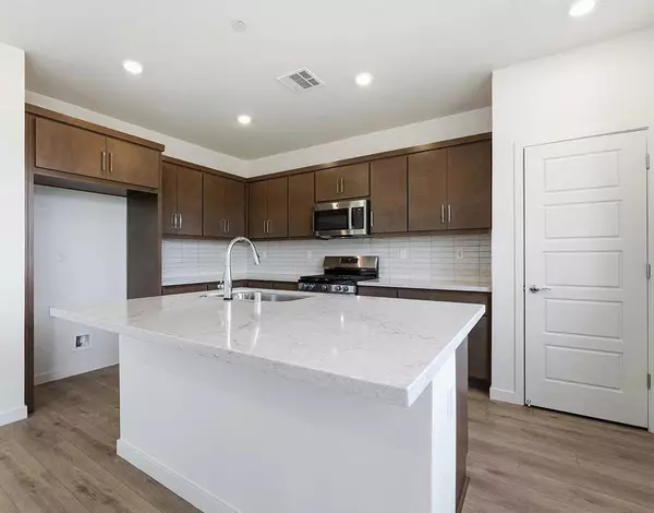 Hollister, CA 95023,104 Dogwood ST