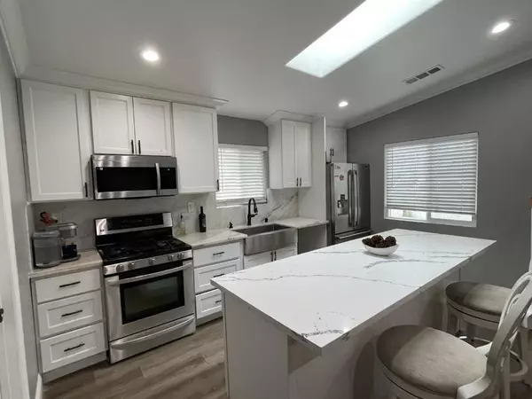 Stockton, CA 95206,544 W 9th ST