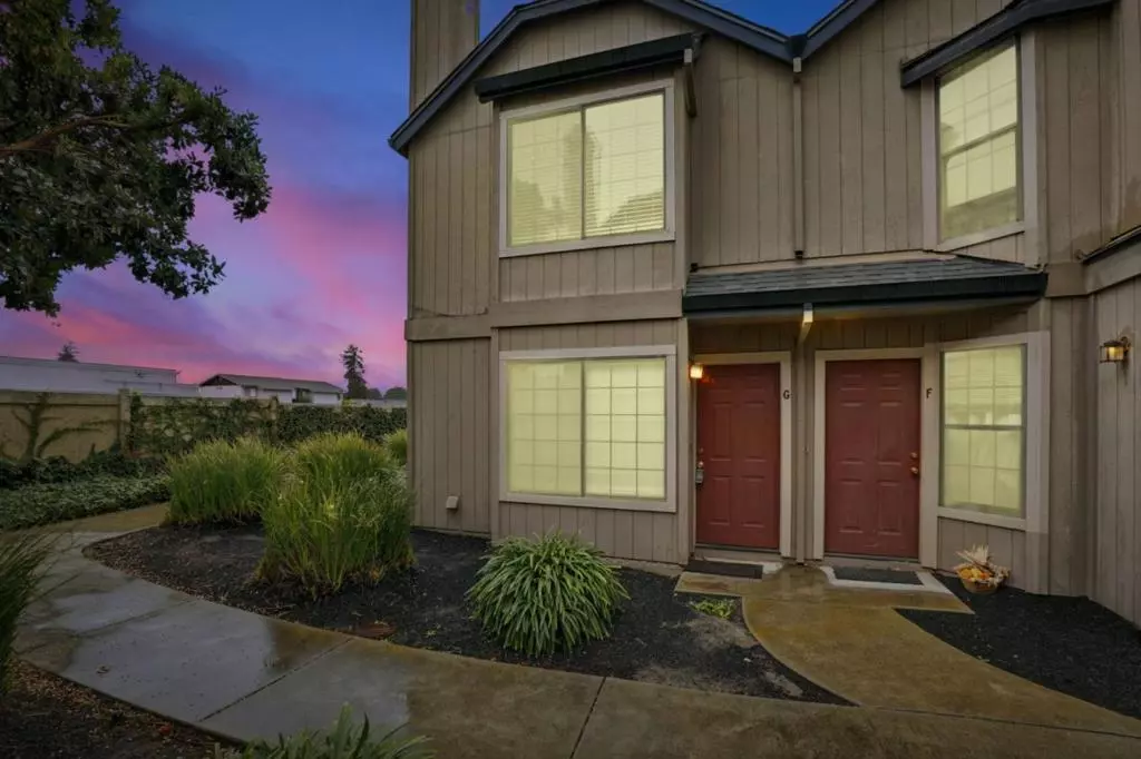 Hollister, CA 95023,251 Gibson DR #G52