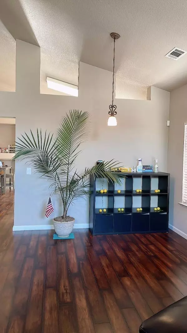 Elk Grove, CA 95758,9316 Caulfield DR