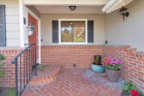 Santa Cruz, CA 95062,2304 Mattison LN