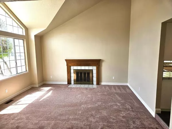 Hollister, CA 95023,1000 Peach CT