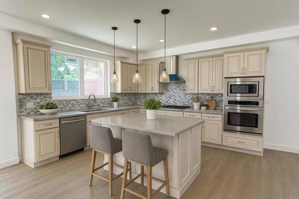 Sunnyvale, CA 94089,727 Lakehaven DR