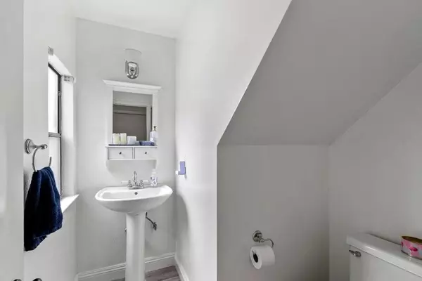 Santa Cruz, CA 95062,2906 Leotar CIR