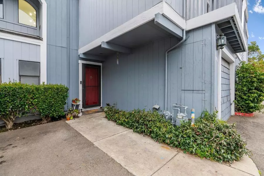 2906 Leotar CIR, Santa Cruz, CA 95062
