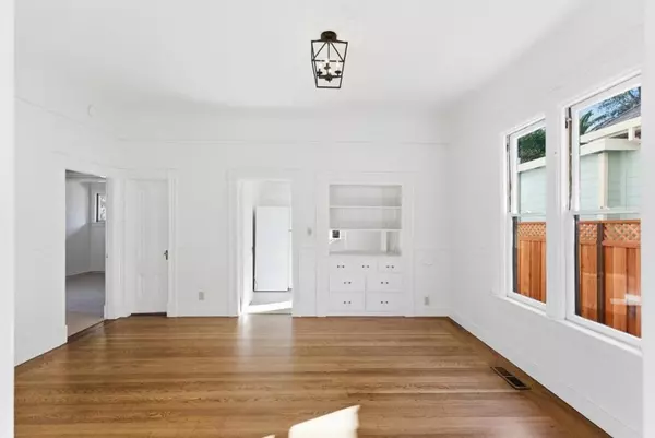 Palo Alto, CA 94301,566 Addison AVE