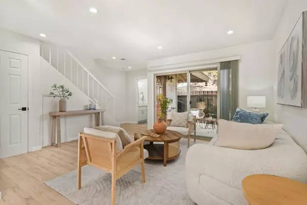 Sunnyvale, CA 94086,220 Red Oak DR #B