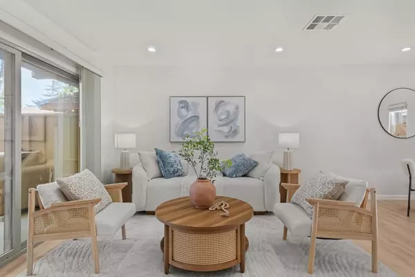 Sunnyvale, CA 94086,220 Red Oak DR #B