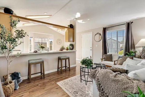 Soquel, CA 95073,999 Old San Jose