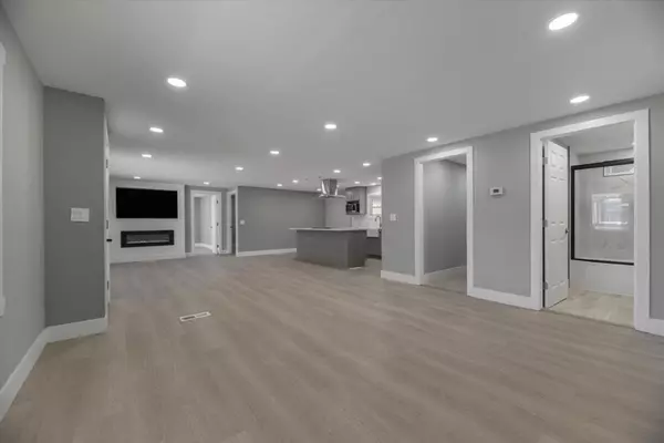 Hollister, CA 95023,174 REDWOOD DR #174