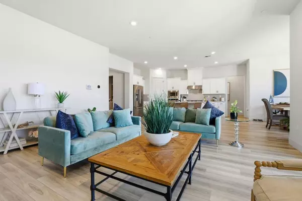 Hollister, CA 95023,208 Luna WAY