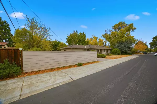 Palo Alto, CA 94306,339 El Verano AVE