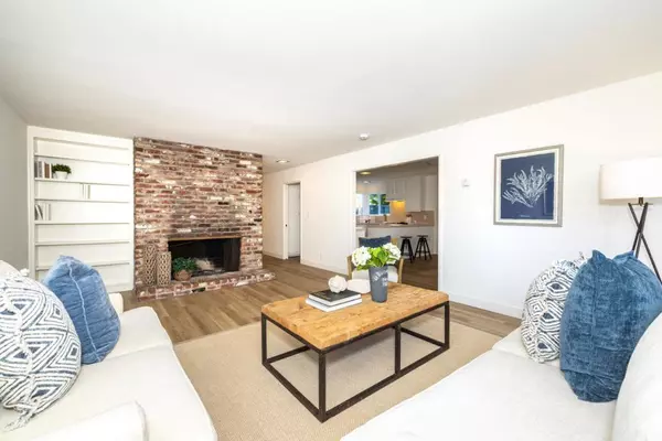 Palo Alto, CA 94306,41484150 Byron ST