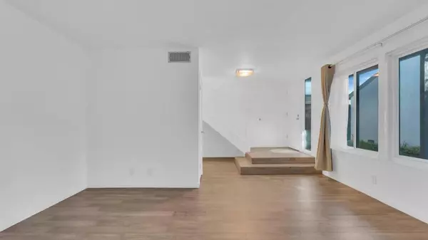 Foster City, CA 94404,844 Magellan LN