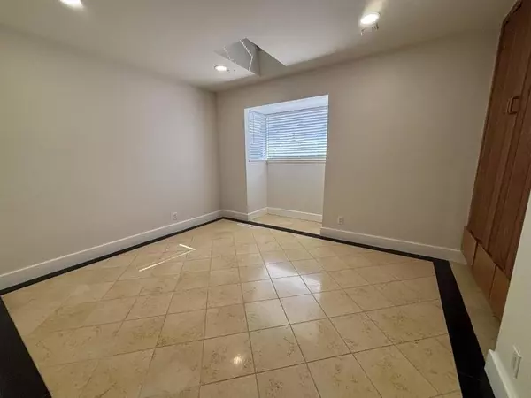 San Jose, CA 95119,393 Jai DR