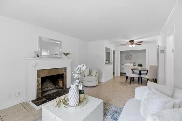 East Palo Alto, CA 94303,1183 Saratoga AVE