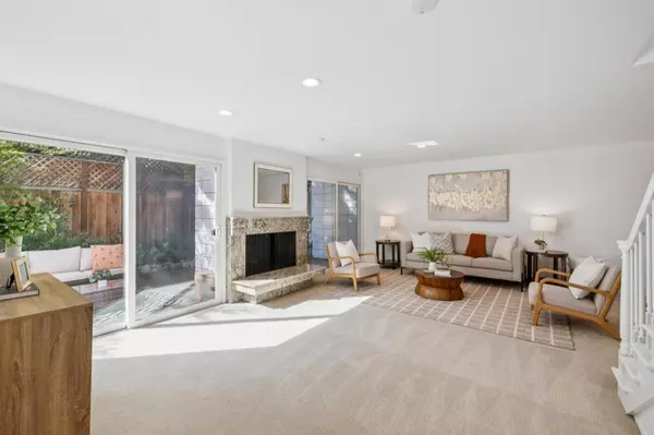 64 Los Altos SQ, Los Altos, CA 94022