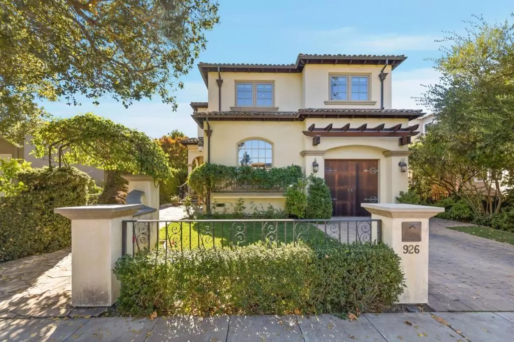 San Carlos, CA 94070,926 Rosewood AVE