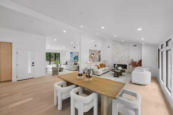 Los Altos Hills, CA 94022,24985 Oneonta DR