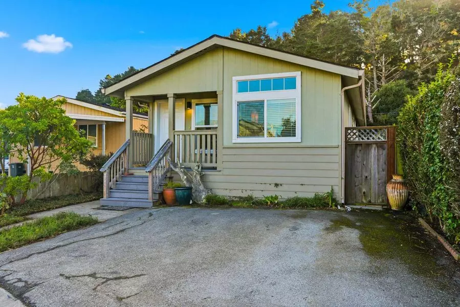 172 Culebra LN, Moss Beach, CA 94038