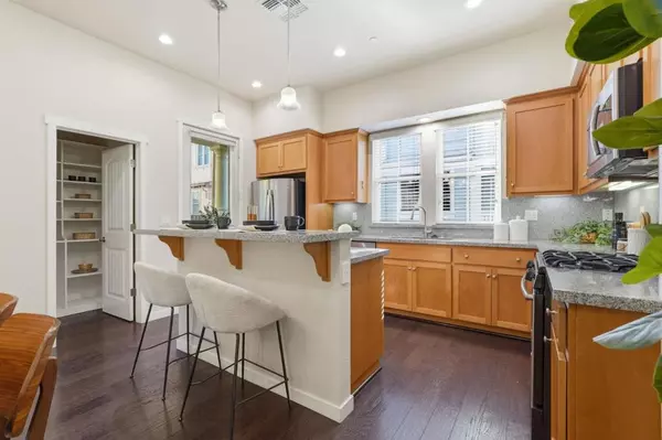 Mountain View, CA 94041,361 W Evelyn AVE