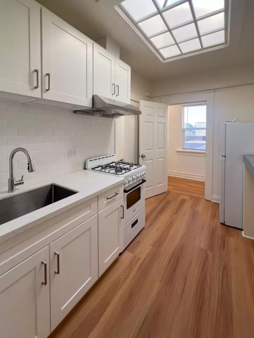 Burlingame, CA 94010,1206 Burlingame AVE #1