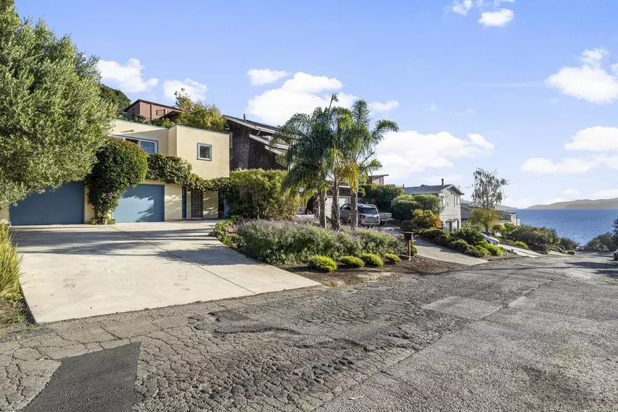 488 Western DR, Richmond, CA 94801