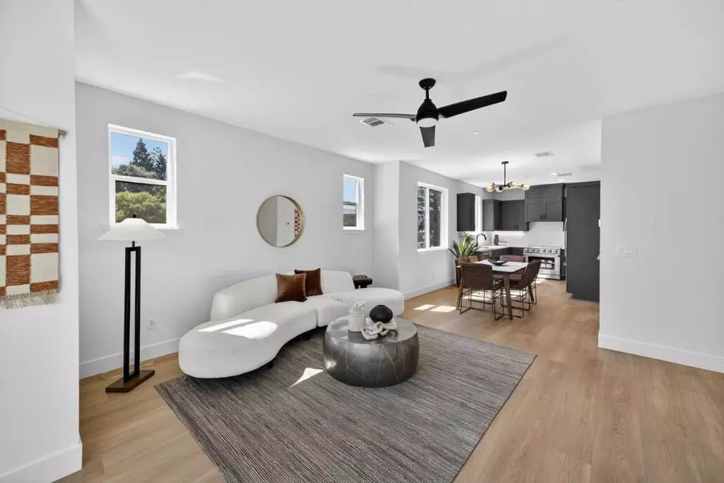 Redwood City, CA 94061,955 Woodside RD