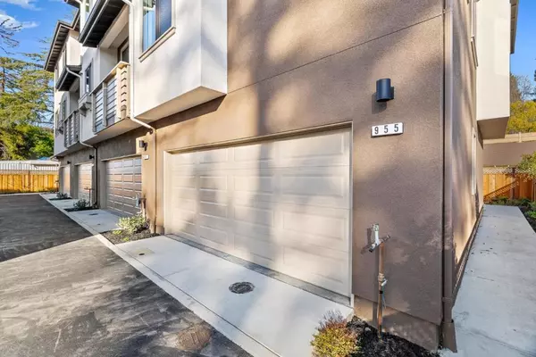 Redwood City, CA 94061,955 Woodside RD