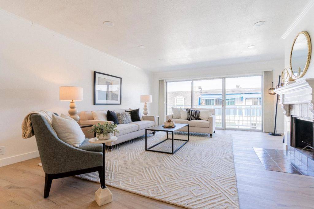 Mountain View, CA 94040,1945 Mount Vernon CT #14