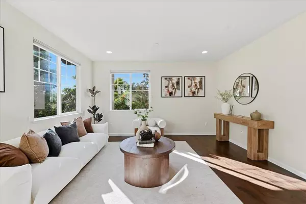 San Jose, CA 95125,536 Almaden Walk LOOP