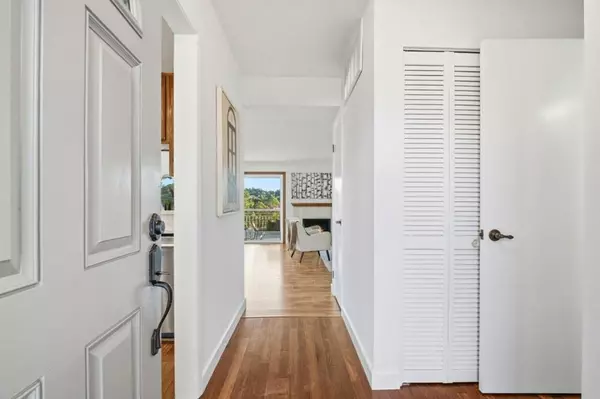 Hayward, CA 94541,25067 Oakridge CT