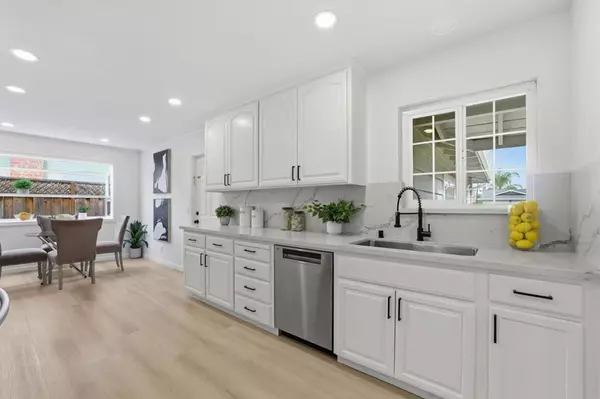 San Jose, CA 95123,5571 Sunny Oaks DR