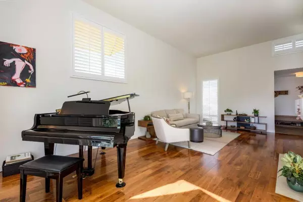 Foster City, CA 94404,926 Lido LN