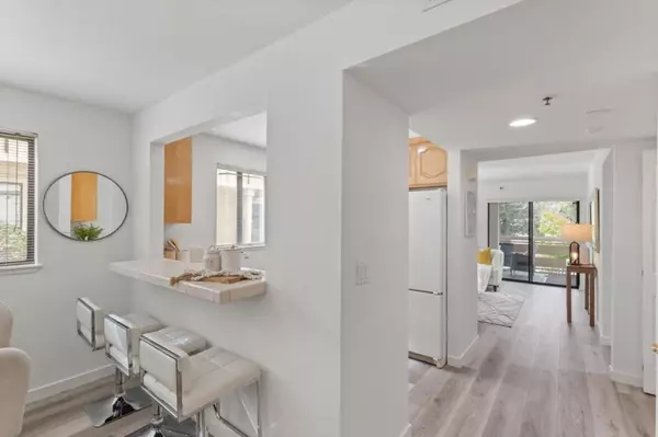 Los Gatos, CA 95032,576 W Parr AVE #1