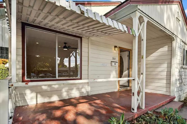 Redwood City, CA 94063,3703 Florence ST