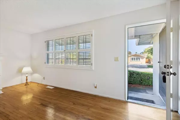 San Jose, CA 95124,5707 Lilac Blossom LN