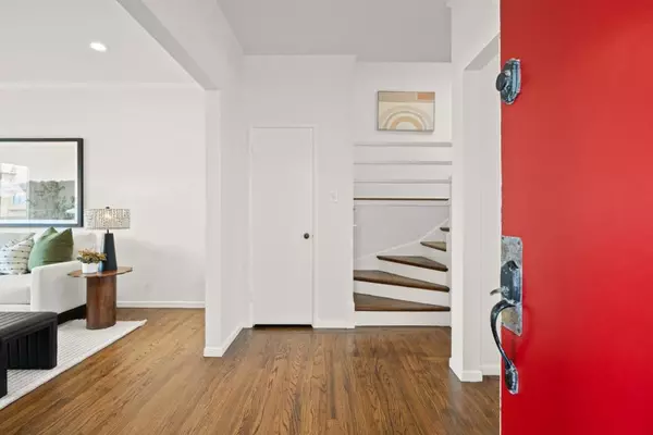 Daly City, CA 94015,61 Windsor DR