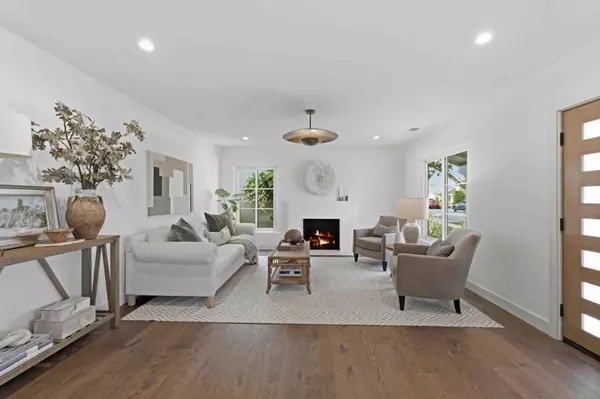 Redwood City, CA 94062,526 Lancaster WAY