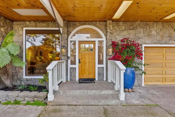 Aptos, CA 95003,320 Cliff DR